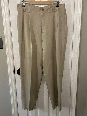 Men's Tommy Bahama Size 34 Beige 100% Silk Pleated Pants
